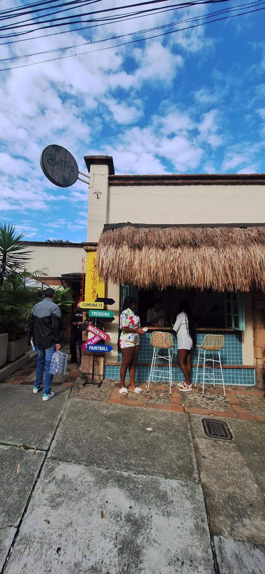 Yolo Hostel Medellín Exteriör bild