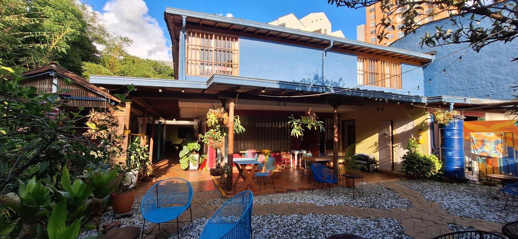 Yolo Hostel Medellín Exteriör bild