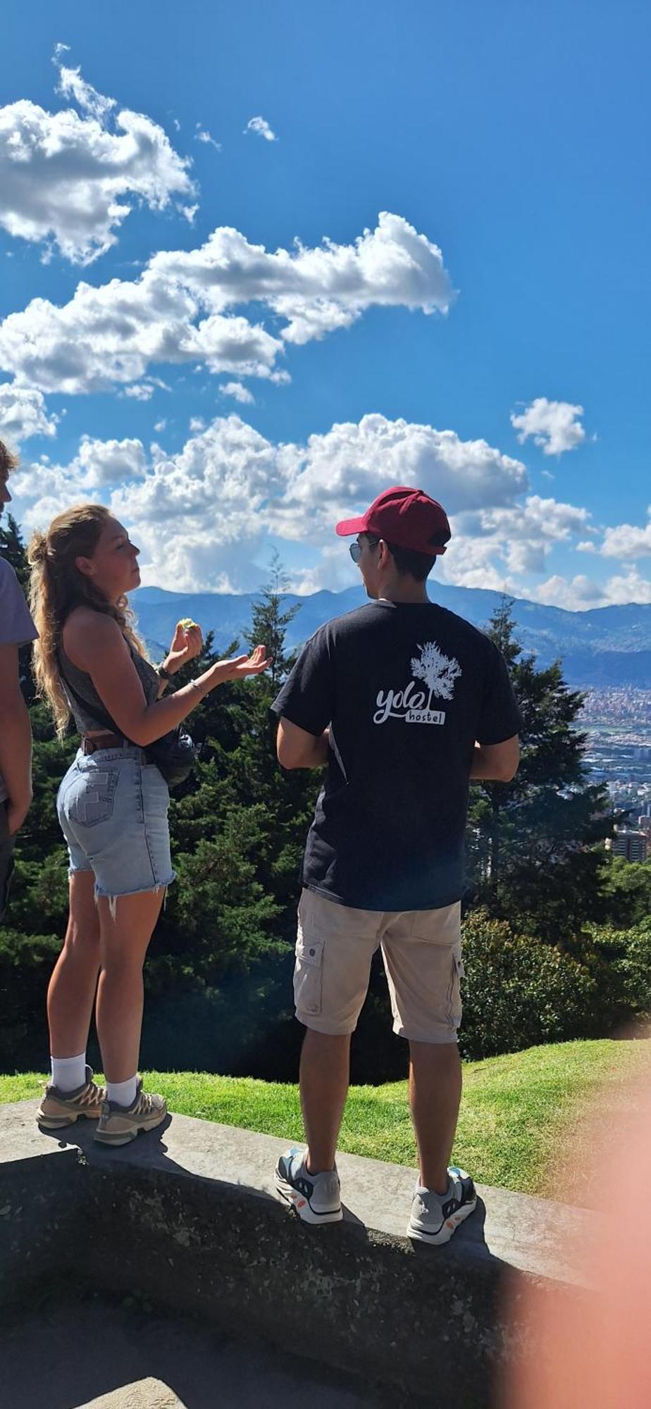 Yolo Hostel Medellín Exteriör bild