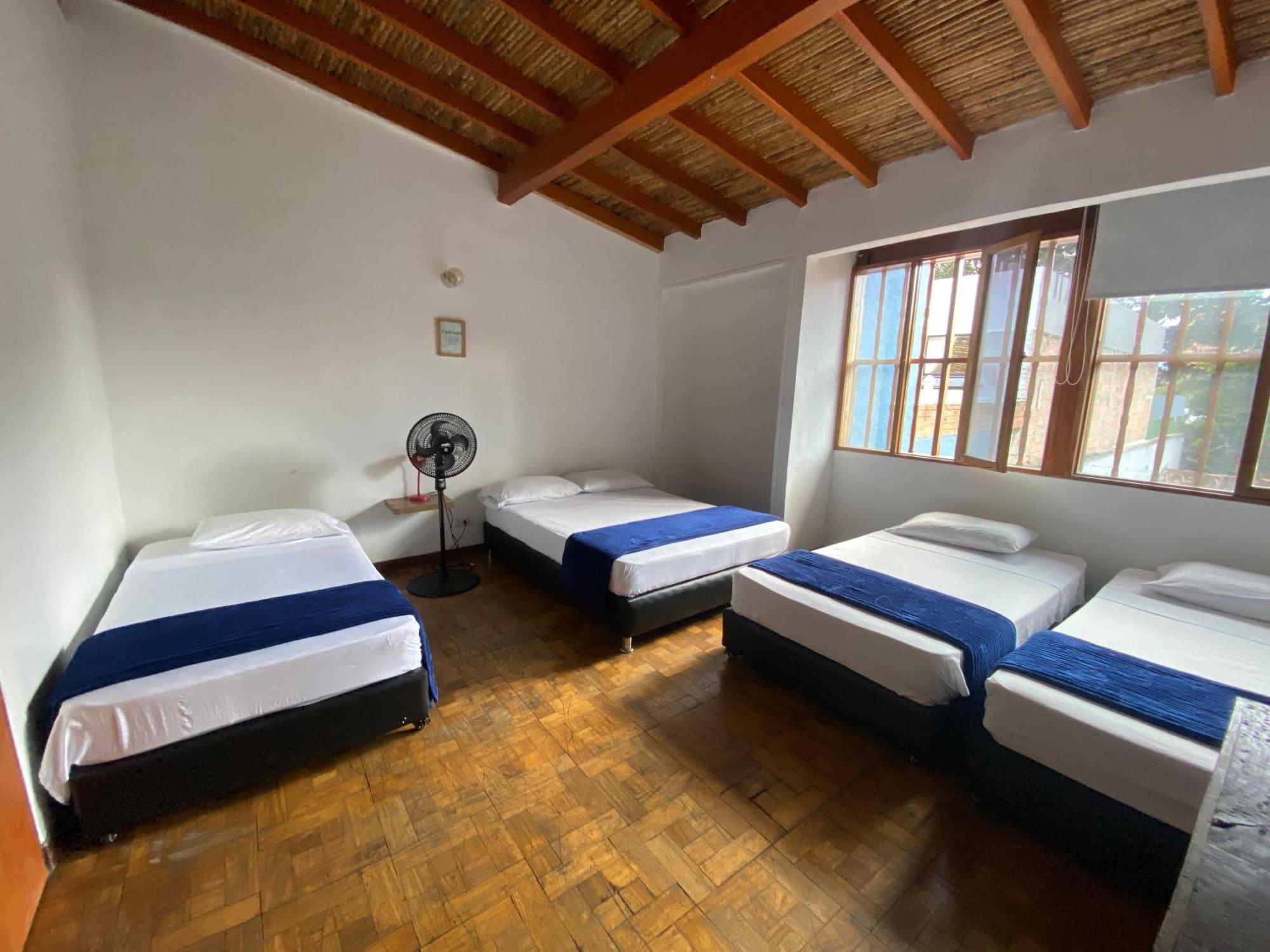 Yolo Hostel Medellín Exteriör bild