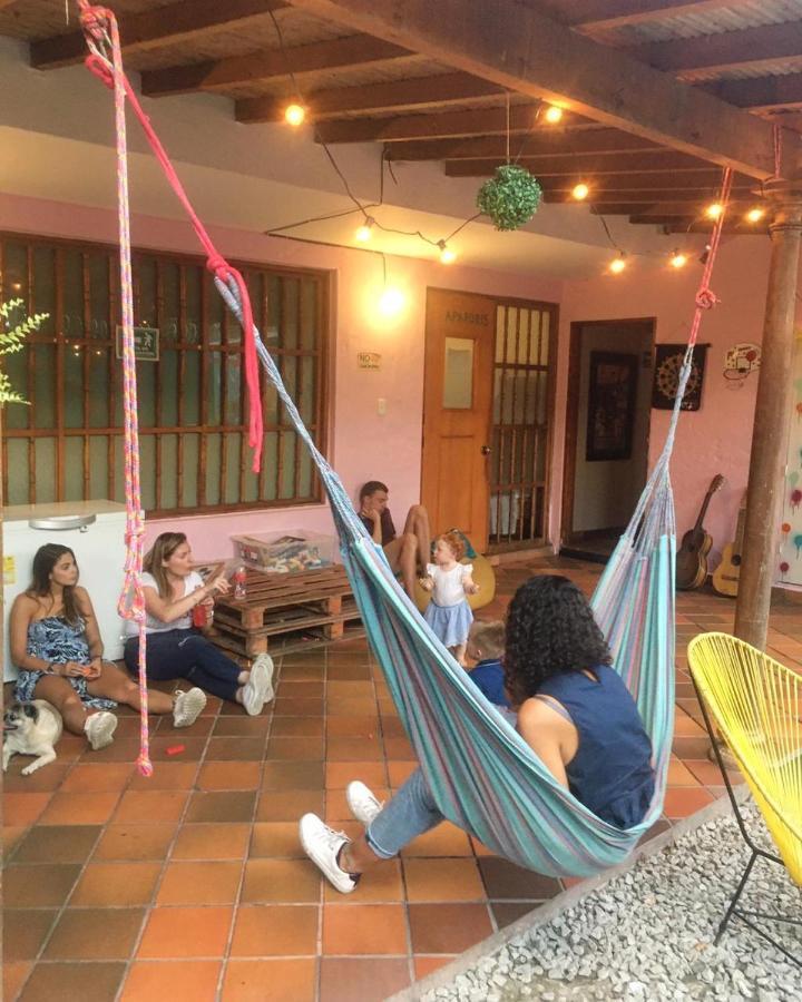 Yolo Hostel Medellín Exteriör bild